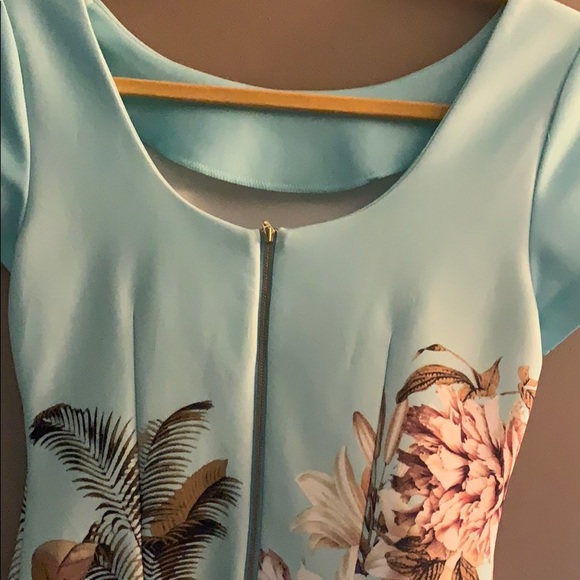 Beautiful floral wiggle dress - Picture 2 of 3